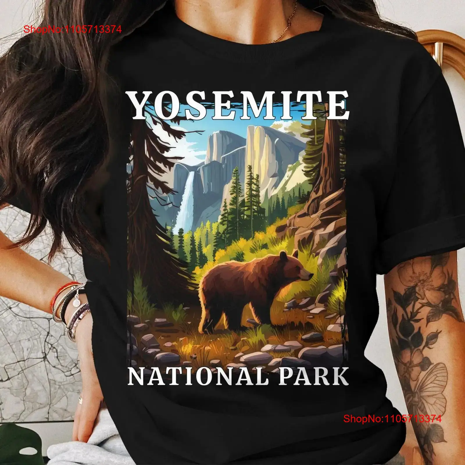 Outdoor Camping Yosemite - เสื้อยืดแคมป์ปิ้งอุทยานแห่งชาติโยเซมิตี แคลิฟอร์เนีย เสื้อกันหนาวลายภูเขา ของที่ระลึกกลางแจ้ง ลายหมีดำ วินเทจ