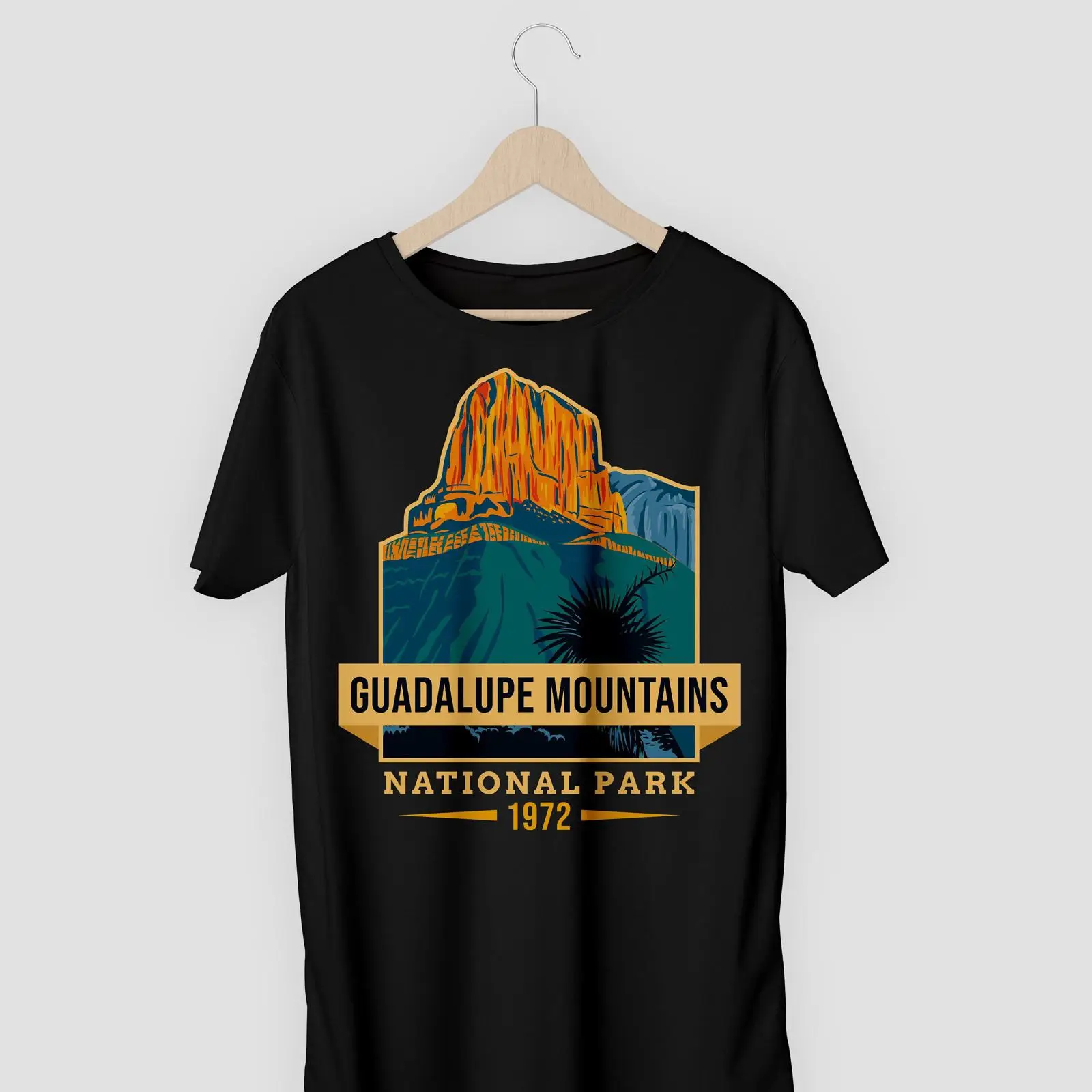 Outdoor Camping In Texas - เสื้อยืดวินเทจลายอุทยานแห่งชาติกวอดาลูปเมาเทนส์ ปี 1972 สำหรับผู้รักการผจญภัยกลางแจ้ง เดินป่า แคมป์ปิ้งในเท็กซัส